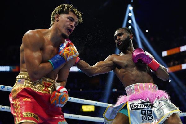 Jaron Ennis survives scare to stop Xander Zayas and unify 154lb titles in instant classic