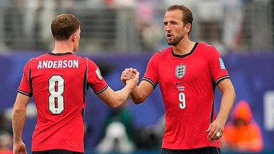 England top World Cup group as Messi scores again for Argentina