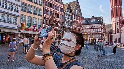 UV face masks, cooling ties: how cultures outside Europe cope with heat