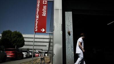 French government under fire as hospitals face excess heatwave deaths