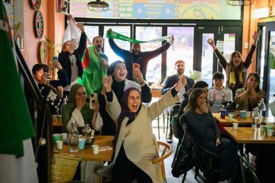 Cups of tea and a roaring crowd: Sydney’s Algerian community gathers for World Cup nailbiter