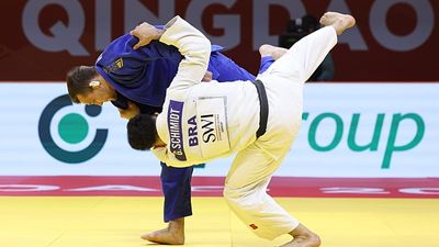 Heavyweights Deliver a Spectacular Finish in Qingdao