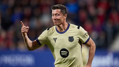 Robert Lewandowski ‘Set to Join’ MLS, Could Debut Against Former Teammate