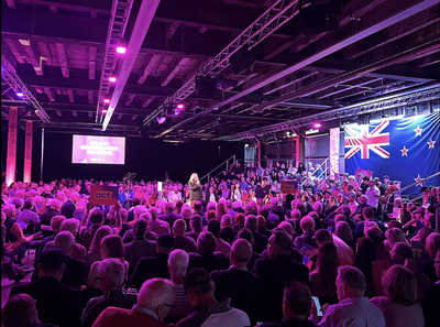 Act kicks off campaign with a hint of a Trump-style rally