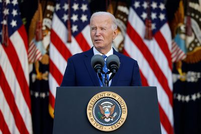 Biden on Trump: What a loser!