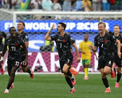 Canada first into last 16 as Stephen Eustáquio scores in stoppage time against South Africa