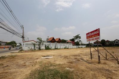 Treasury seeks narrower gap in land appraisal prices