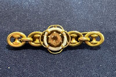 Brooch given to first passenger to board doomed steamship found at roadshow