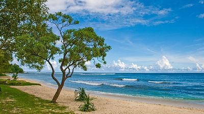 Australia and Vanuatu sign deal barring foreign military base on Pacific island