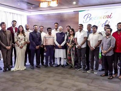 PM Modi pays tribute to Mahatma Gandhi; meets members of Indian diaspora in Seychelles