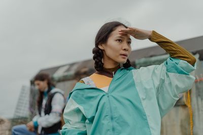 The Surprisingly Stylish Windbreaker Outfit Ideas Fashion Lovers Are Wearing Everywhere