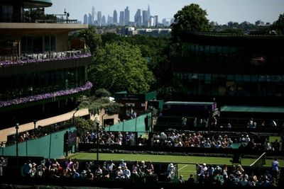 Tennis players end Wimbledon prize-money protest