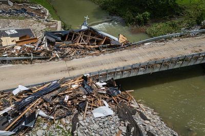Tennessee woman dies while trying to save her son from high flood waters