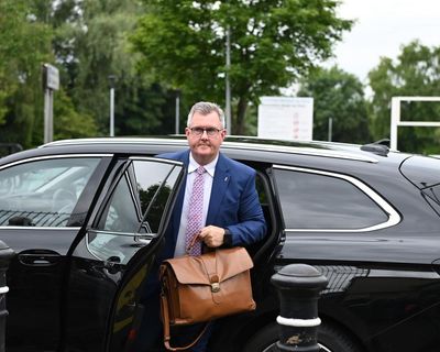 Current and ex-DUP members knew of allegations about Jeffrey Donaldson, party says