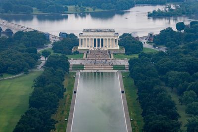 The major ‘issue’ surrounding $1.7m device used to clear algae from Trump’s reflecting pool