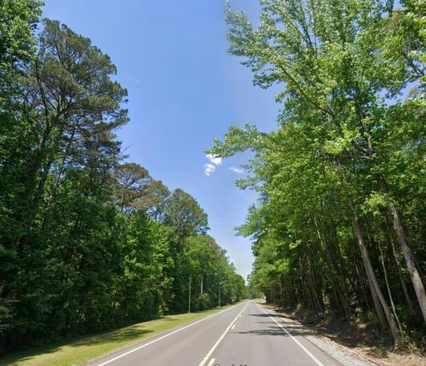 US man dies while discarding body of girlfriend he fatally strangled, officials say
