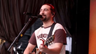 Philadelphia ‘Poopgate’ scandal intensifies as Noah Kahan makes fans ‘solemnly swear’ not to soil themselves at his concerts