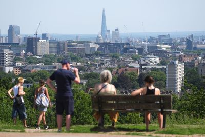 London tipped to swelter in 10-day heatwave from this weekend as summer temperature records tumble