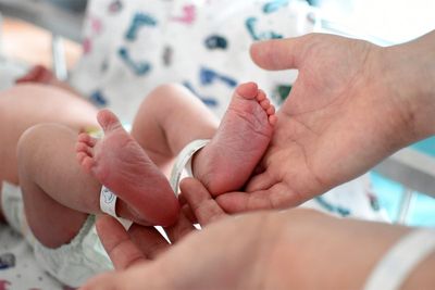 UK to appoint maternity commissioner after damning report
