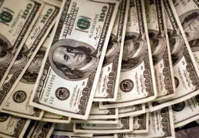 Strong dollar pushes yen to 40-year low as clock ticks on intervention