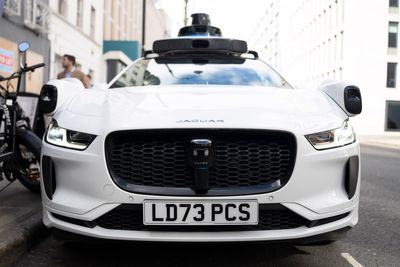 Self-driving cars may not pick up pedestrians depending on what they're wearing, experts warn