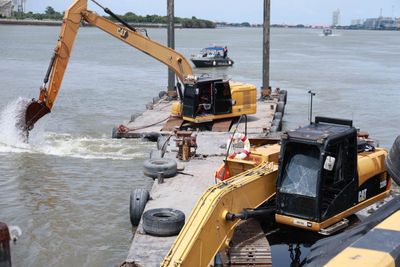 Barge pontoon capsizes in Samut Prakan, two injured, one missing