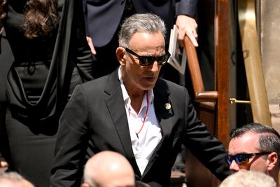 Bruce Springsteen praised for heartfelt tribute to music industry legend