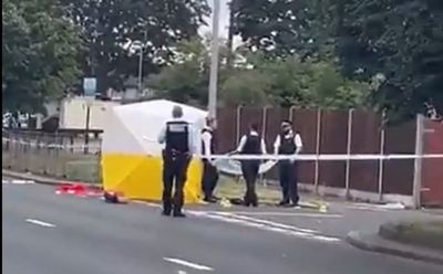 Hounslow stabbing: Murder investigation launched as man, 22, killed in West London 'after row on bus'