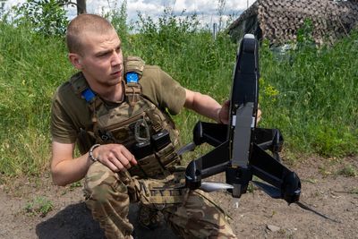 Russian soldiers ‘surviving average of 20 minutes when they reach frontline due to drone attacks’