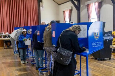 US supreme court strikes down limits on campaign spending