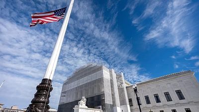 Supreme Court strikes down Trump's executive order restricting birthright citizenship