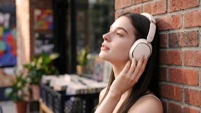 My favorite quirky hi-res audio firm just released ultra-cheap over-ear headphones, and I cannot understand how FiiO kept the price so low