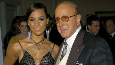 “In a world that so often reduces art to commerce and genius to product, you held the line”: Alicia Keys, Dionne Warwick, Springsteen and Manilow pay tribute to Clive Davis at his funeral