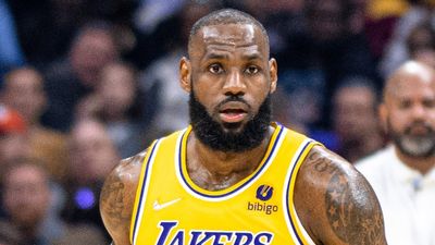 LBJ Transfer Shock: Why the Interested Team's Major Challenge Isn't Signing, but Building Around Him