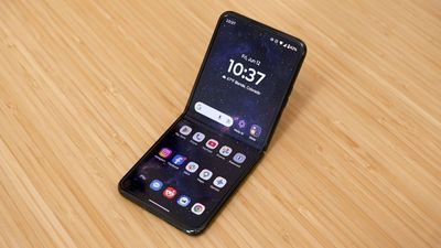 I spent a month with the Motorola Razr Plus 2026, and it's a great flip phone with a worryingly short lifespan