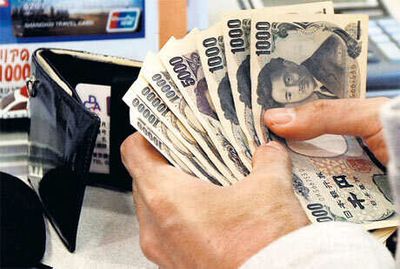 Yen sinks to four-decade low as dollar gets yields boost