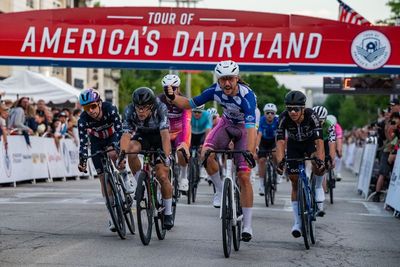American Criterium Cup: New Zealand riders sweep elite races at Downer Classic in Wisconsin and hold off series leaders in tight sprints