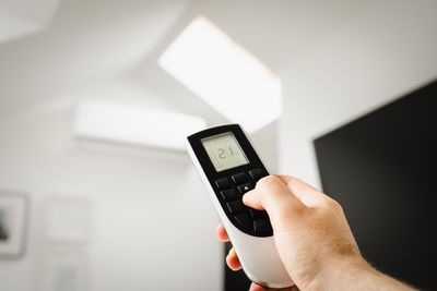 4 Ways to Lower Summer Power Bills at Home