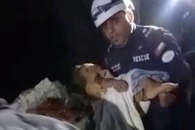 Toddler trapped under rubble rescued six days after Venezuela earthquakes
