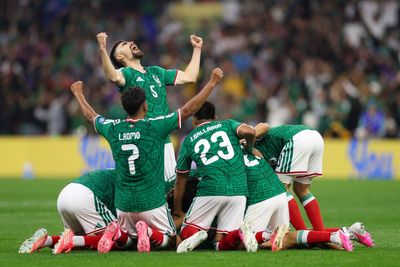 Mexico dominate Ecuador in ominous World Cup display – and England could be next