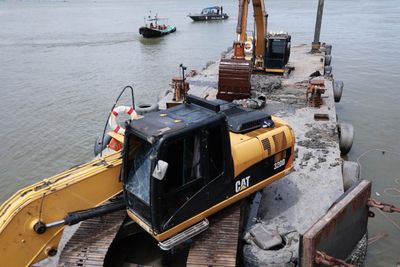 Search resumes for missing worker after Chao Phraya barge capsizing