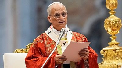 Pope calls on Lefebvrists to halt bishop ordinations