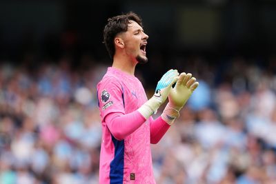 Tottenham eye England international as goalkeeping shake-up continues