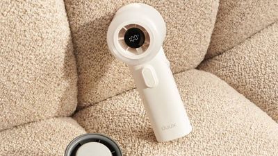 Watch out, Shark – This Duux handheld fan offers 100 speeds, misting relief and 17 hours of runtime