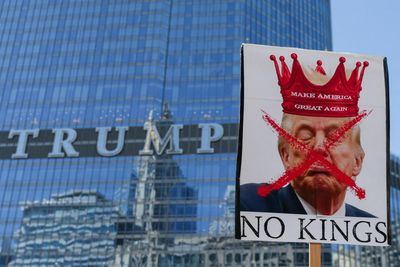 The Guardian view on Trump’s wealth and power: a medieval court wreaks havoc in the 21st century