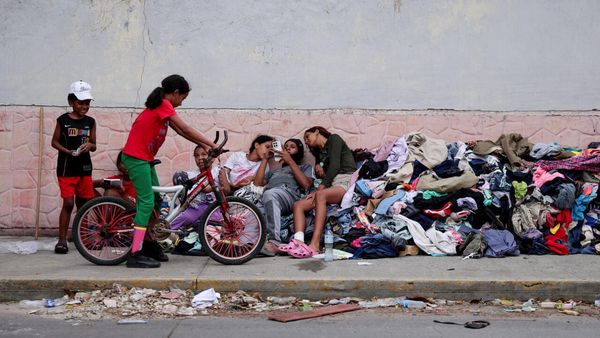 Venezuela death toll rises to 2,295, seven days of national mourning declared
