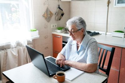 Looking for Flexible Hours After Retirement: 6 Jobs With Flexible Hours