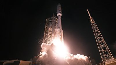 Atlas V rocket launches 29 Amazon Leo broadband satellites to orbit from Florida (video)