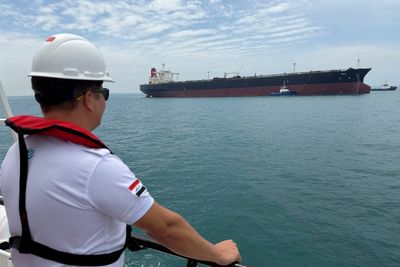 Oil prices fall to pre-war levels as Strait of Hormuz shipping slowly recovers