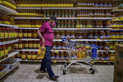 India's June palm oil imports fall to 14-month low as demand softens, dealers say